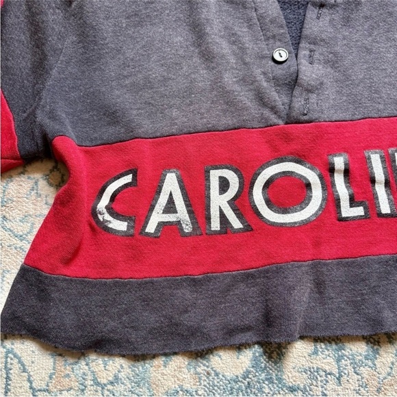 VINTAGE 80’s Nutmeg Mills CAROLINA Cropped Henley Jersey Sport Sporty Collegiate - Picture 3 of 6